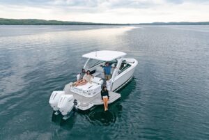 Four Winns H9, il nuovo Bowrider dallo stile unico