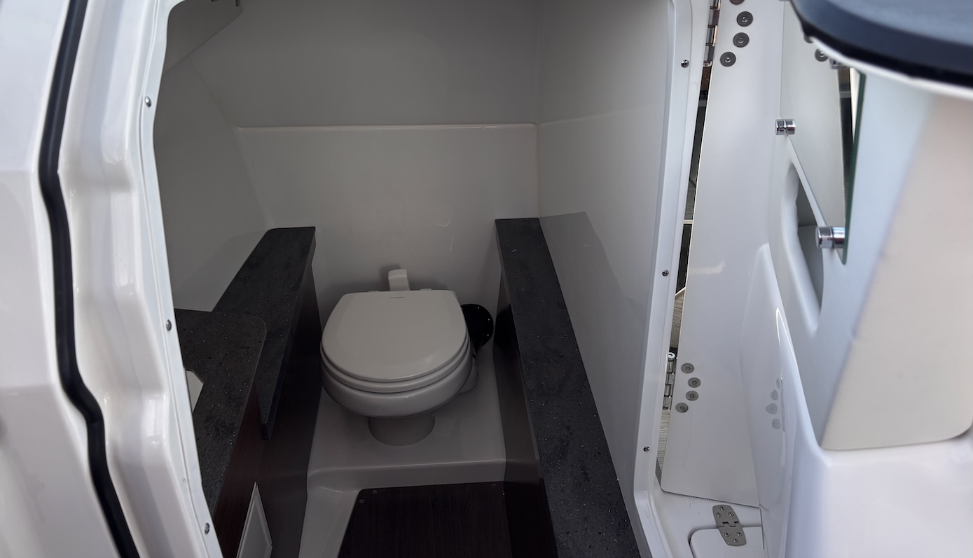 TOILETTE FOUR WINNS H9