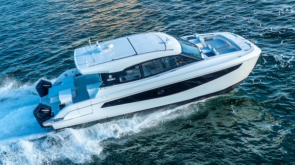 Barche in vendita un catamarano a motore