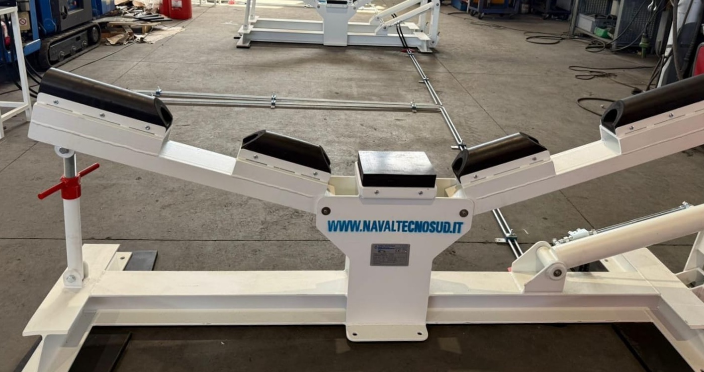 NAVALTECNOSUD BOAT STAND rivoluziona la tecnica nel trasporto nautico su camion