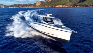 WELLCRAFT 38 T-TOP impressionante e adrenalinico, la prova