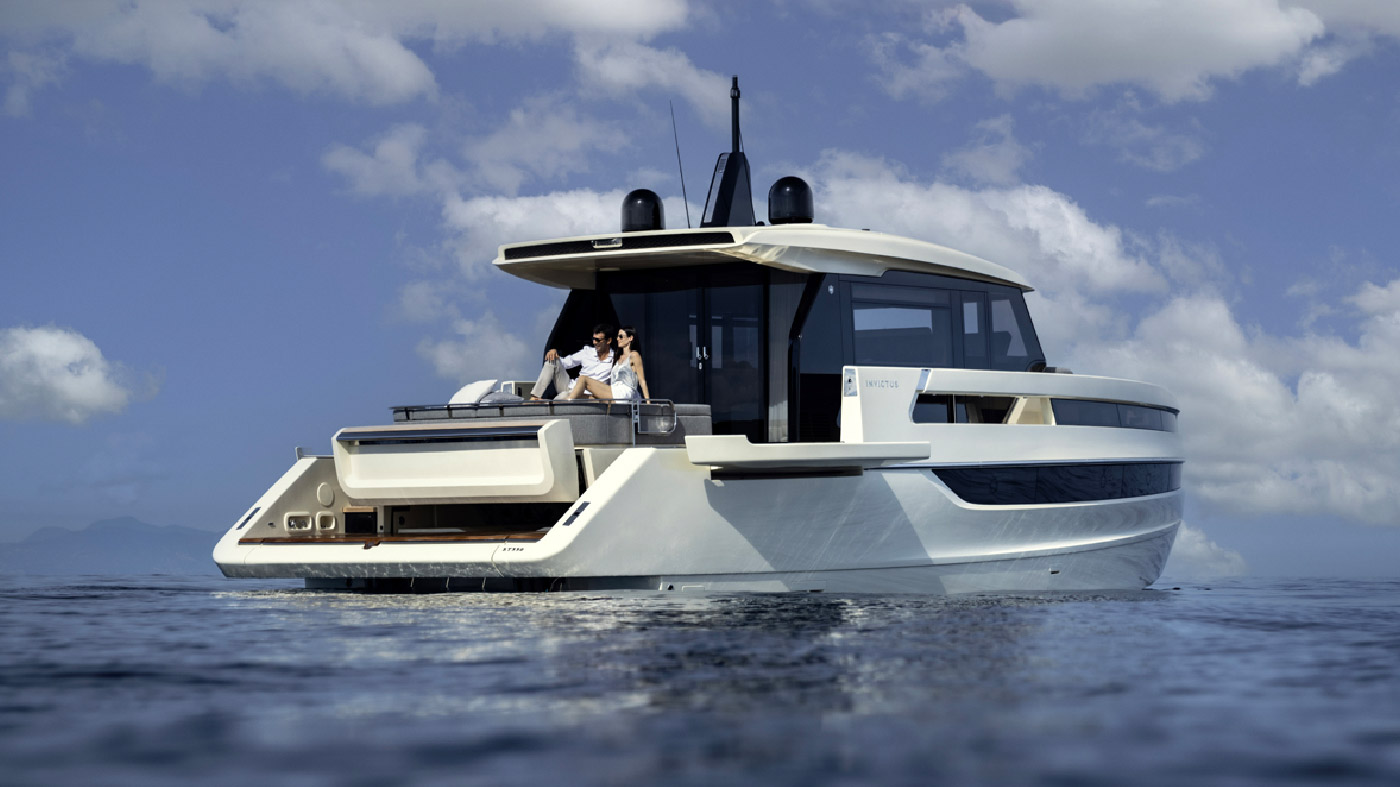 invictus yacht