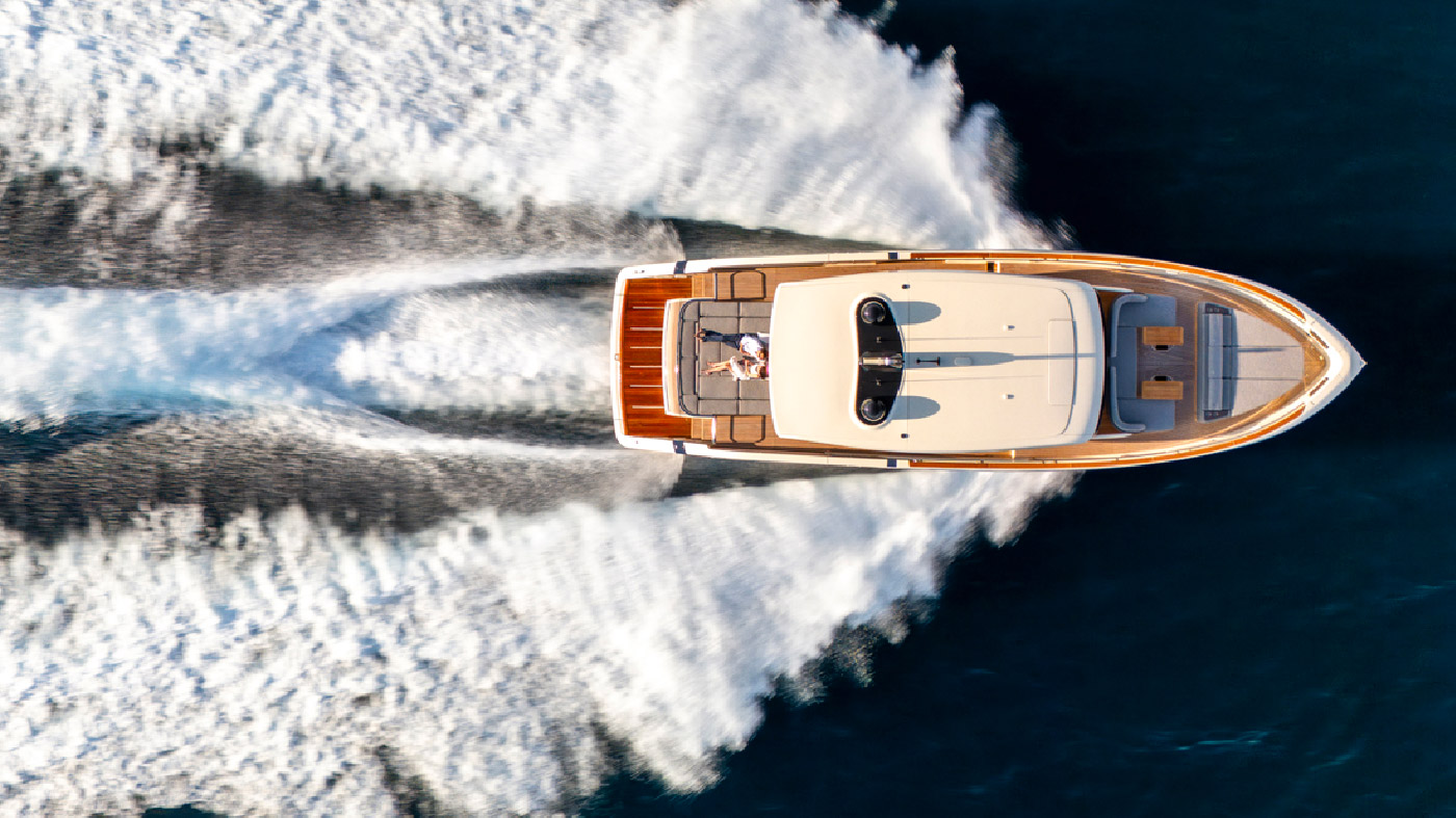 invictus yacht