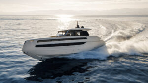 Invictus Yacht porta tre anteprime mondiali a Cannes