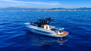 Echo America 35, la prova in mare di un walkaround che unisce tradizione e innovazione