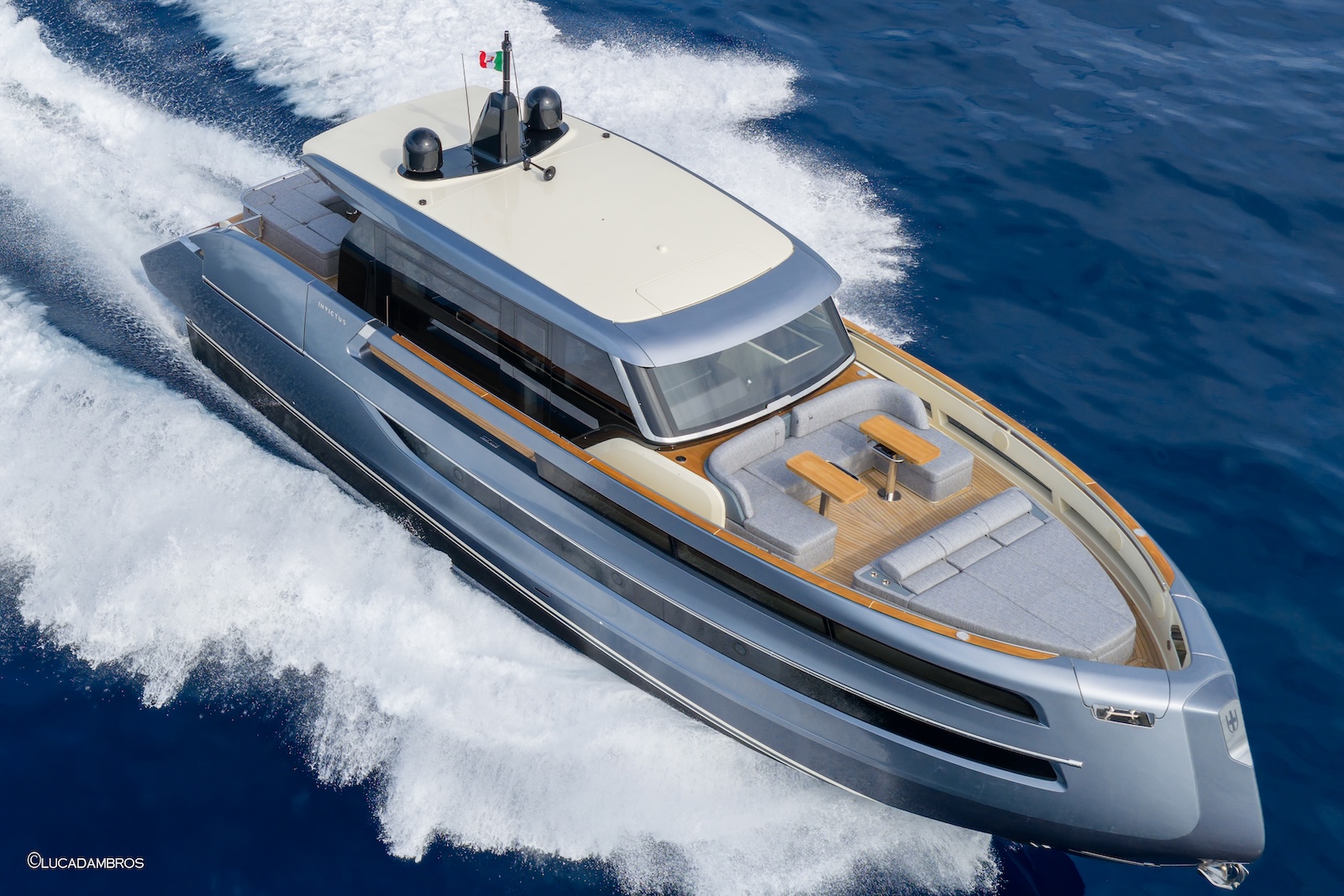 Invictus ST550