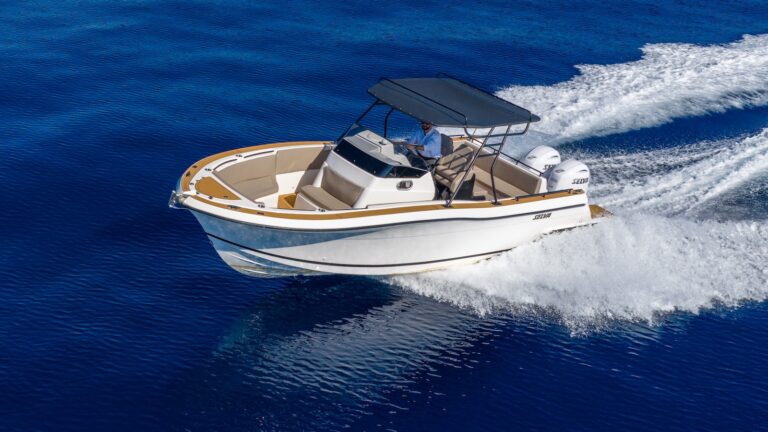 Selva 920 Center Console