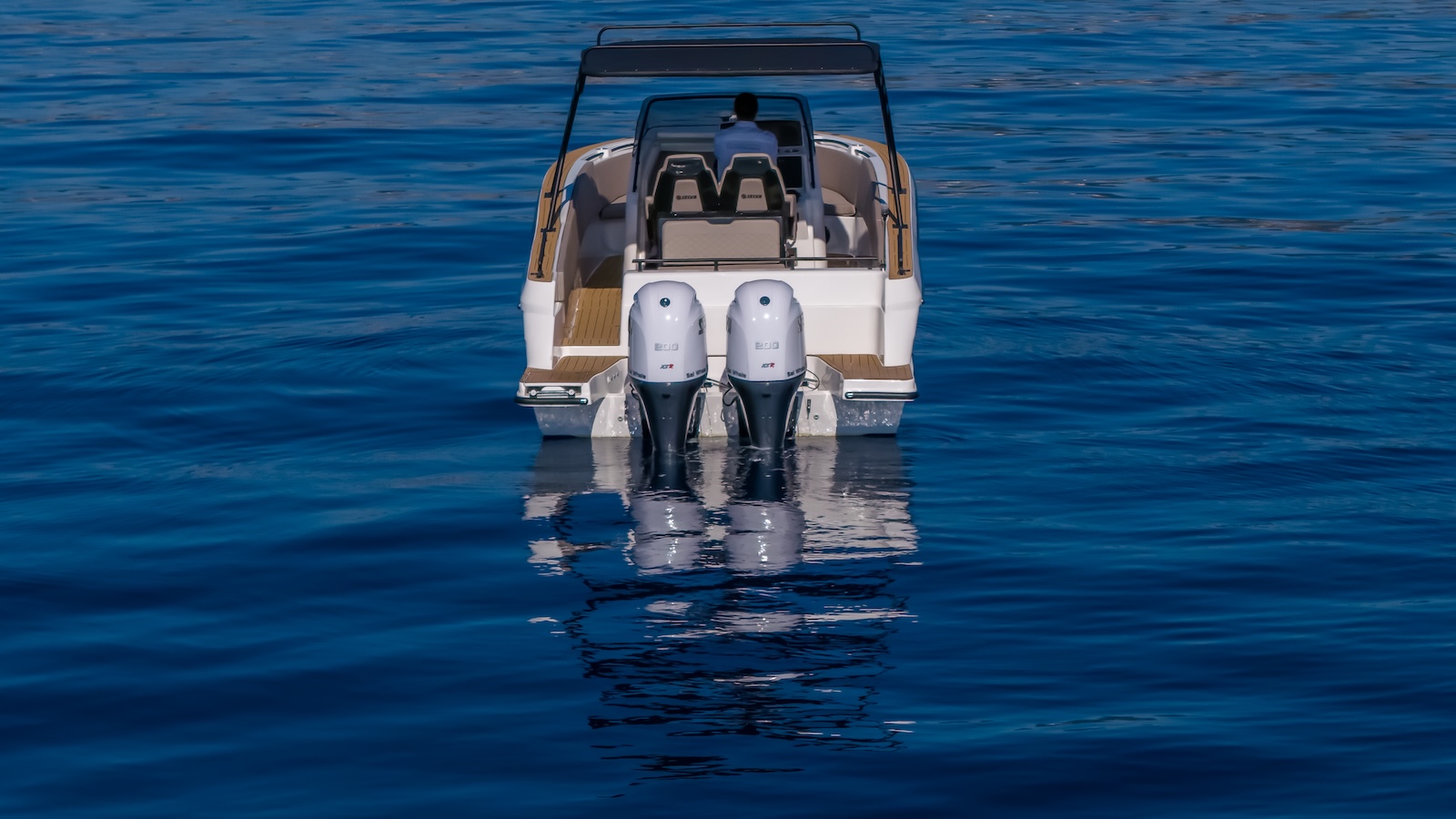 Selva 920 Center Console