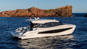 Aquila 42 Coupé debutta al Boot: il power catamaran che guarda al futuro