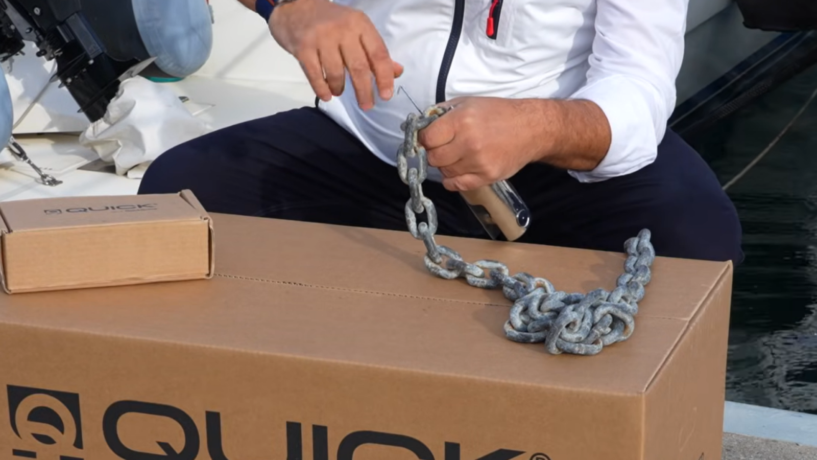 Connettere catena di ancoraggio e giunto