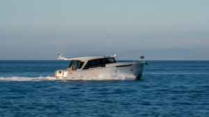 Greenline 42: primi scatti in acqua per la nuova icona della nautica responsabile