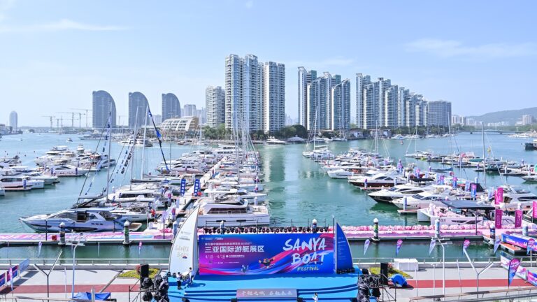 sanya boat festival foto