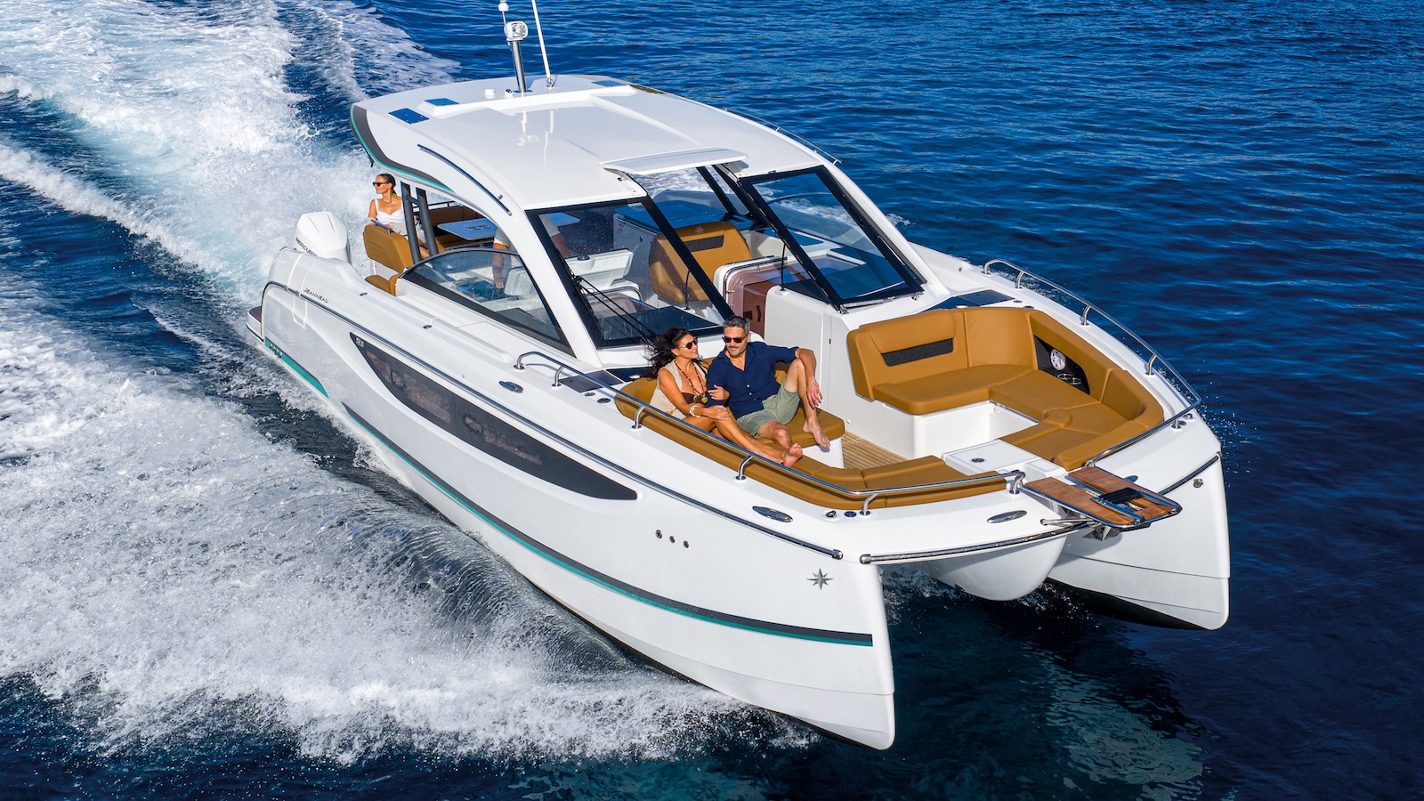 Jeanneau Th38 in navigazione Jeanneau Th38 in navigazione