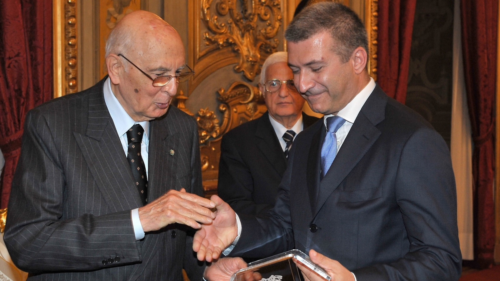 Il premio a Luca D'Ambrosio - Giorgio Napolitano