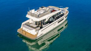 Delphia 11 Flylounge: prova in mare, video e descrizione completa di uno yacht rivoluzionario