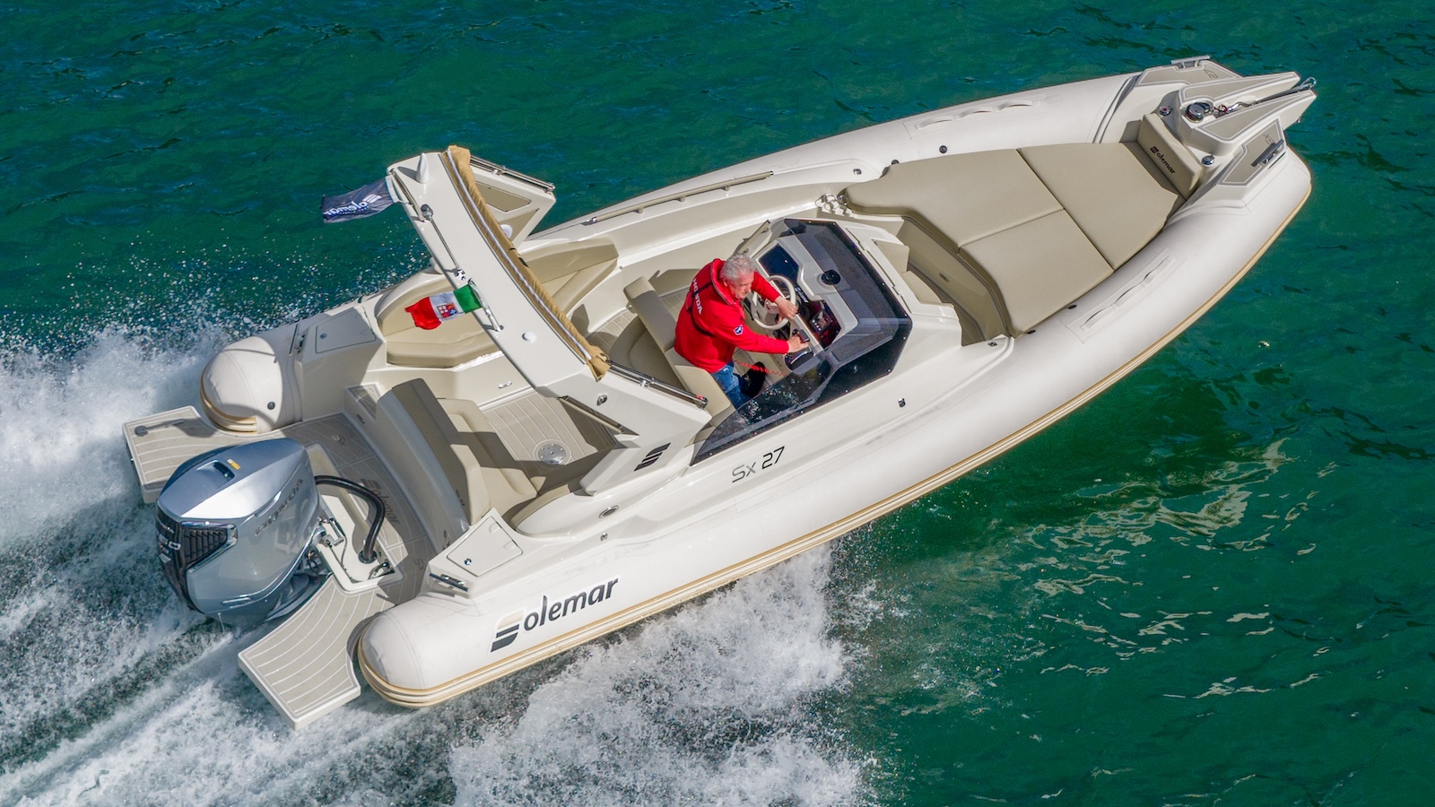 Il Solemar SX27 con motore Honda 350 V8 in navigazione, raggiunge 50 nodi con consumi ridotti
