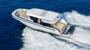 Marcopolo MP12, la video prova in mare dell’Adventure Yacht definitivo